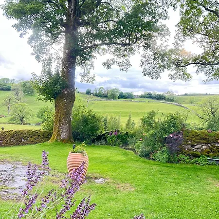 The Hayloft, Lakes & Dales 度假居